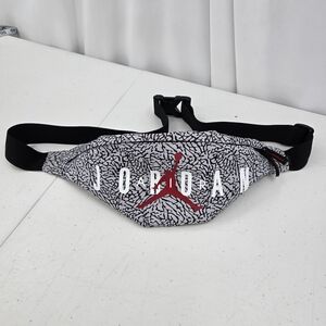 Nike‎ Air Jordan Fanny Pack Hip Waist Crossbody Bag Wolf Gray Elephant Cement L.